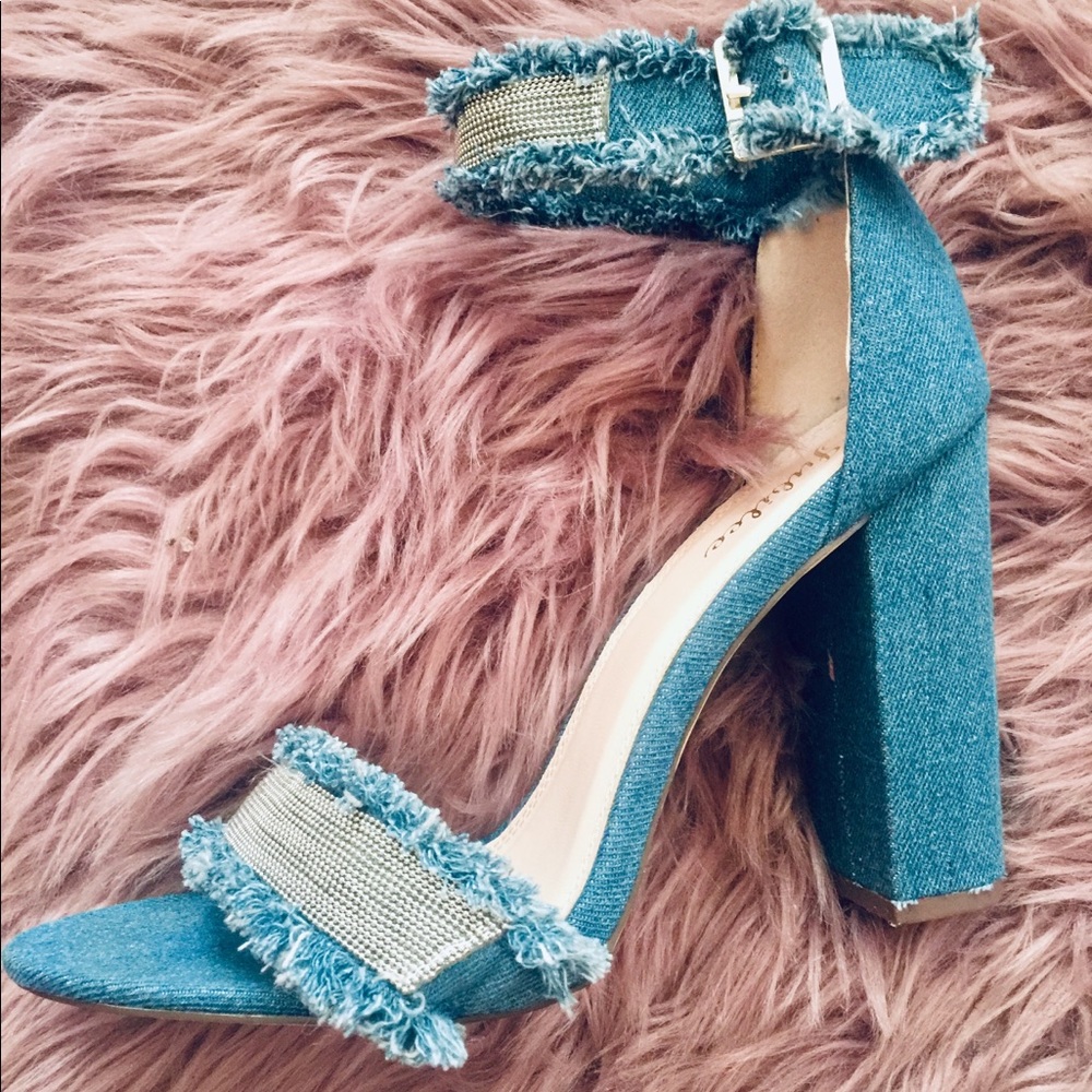 HIGH HEELS